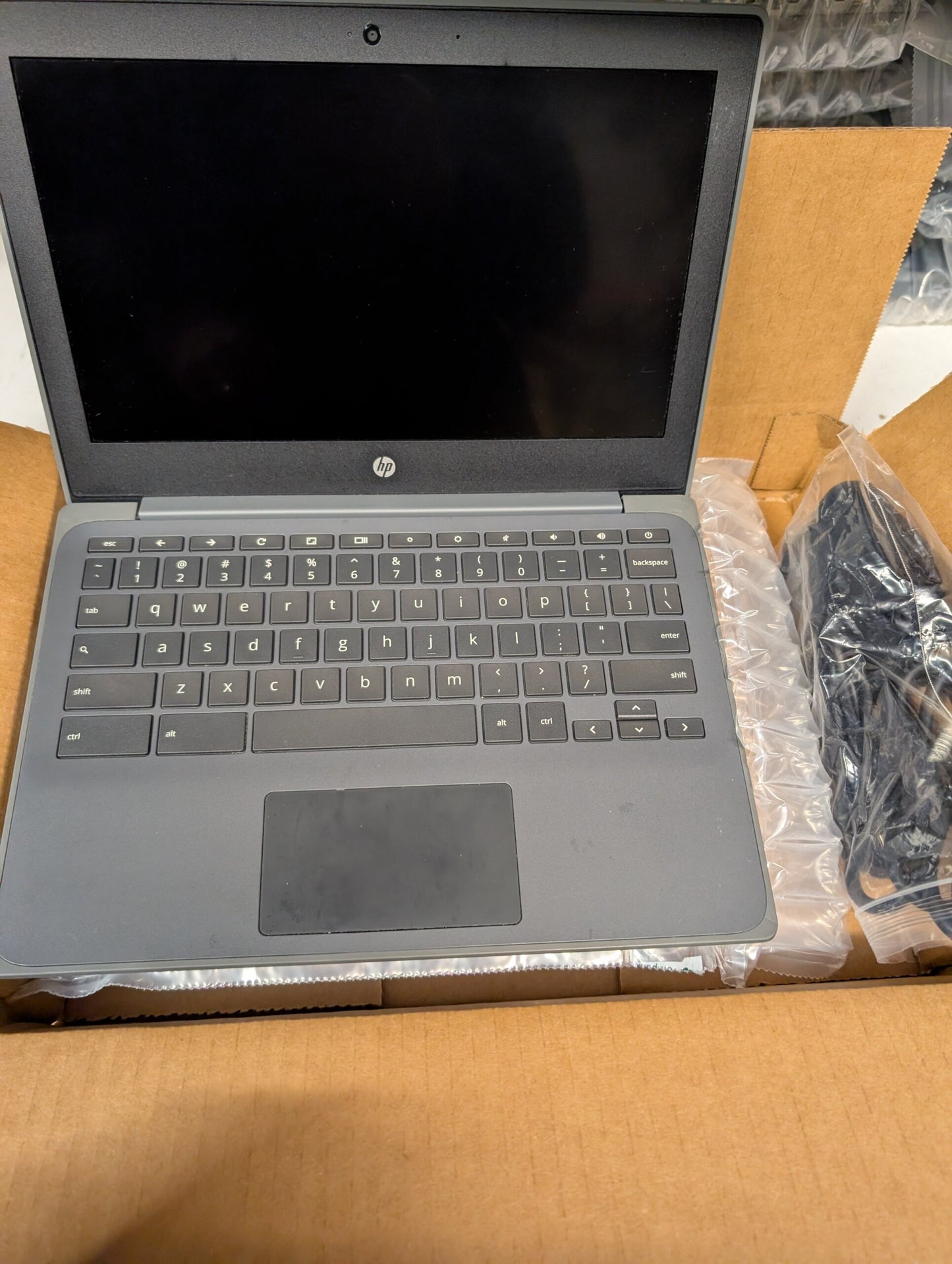 LOT OF 1000 RETAIL BOXED HP 11 G8 TOUCHSCREEN CHROMEBOOKS 4GB 16GB