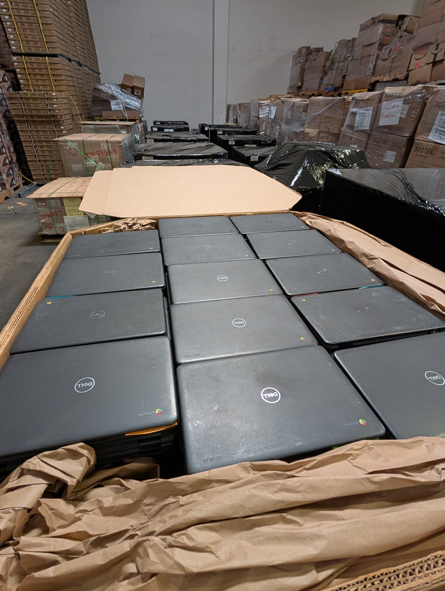 LOT OF 5700 CHROMEBOOKS GOOD TESTED WORKING A/B GRADE