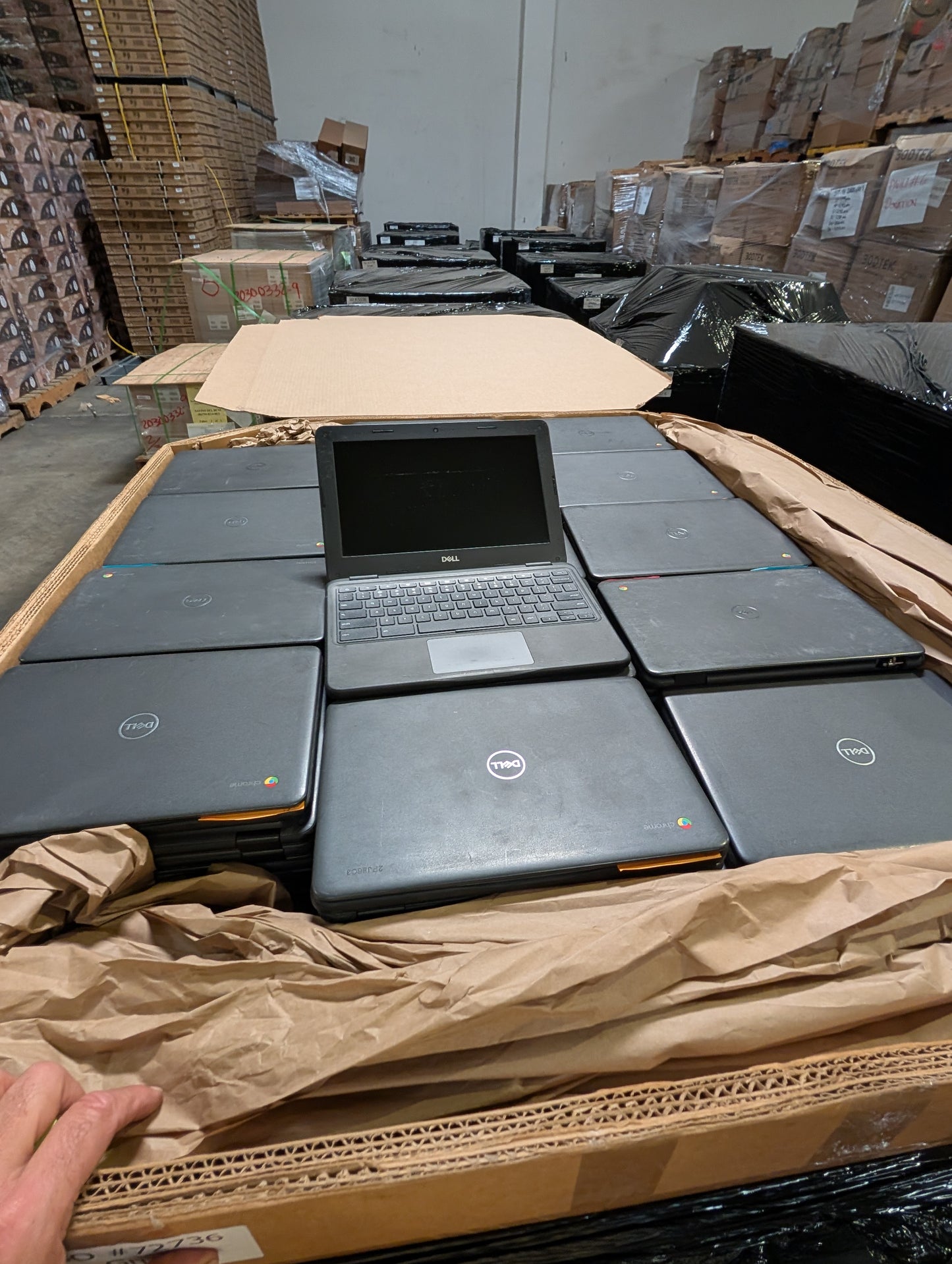 LOT OF 5700 CHROMEBOOKS GOOD TESTED WORKING A/B GRADE