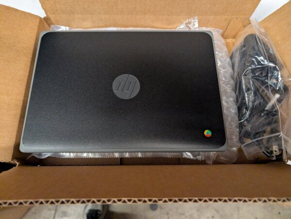 LOT OF 1000 RETAIL BOXED HP 11 G8 TOUCHSCREEN CHROMEBOOKS 4GB 16GB