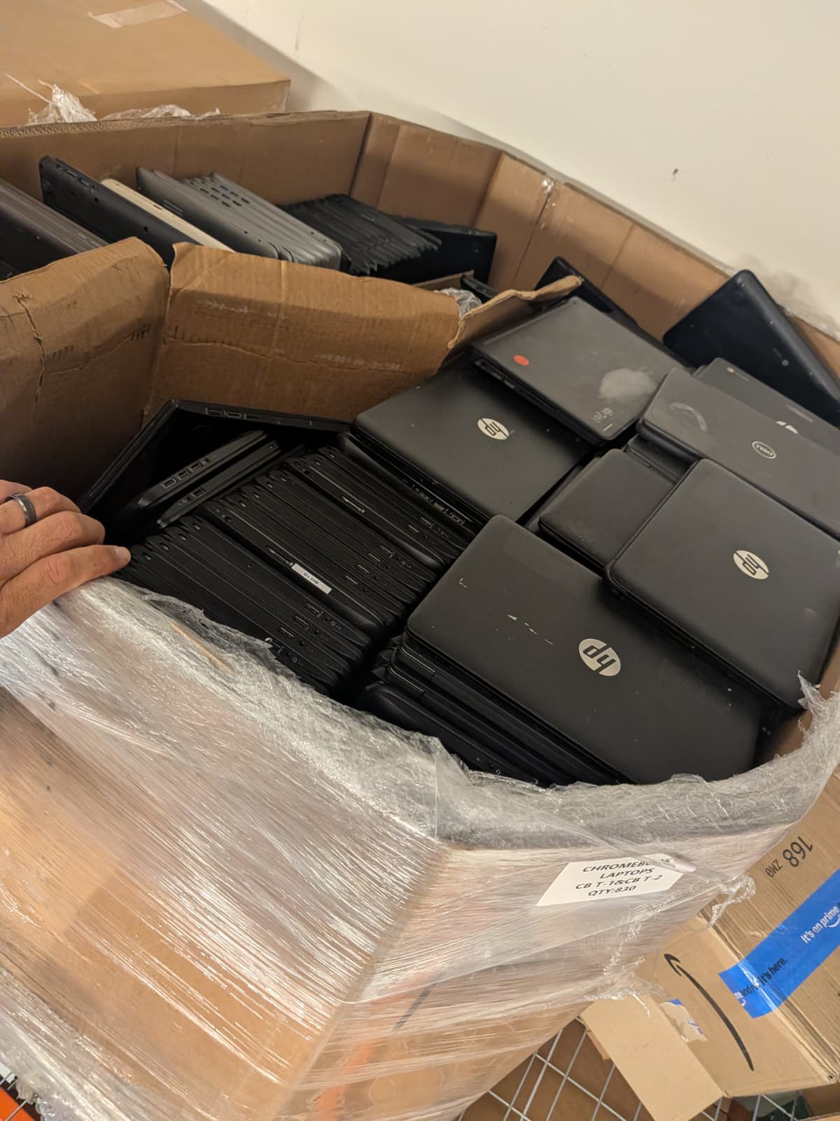 LOT OF 3016 CHROMEBOOKS